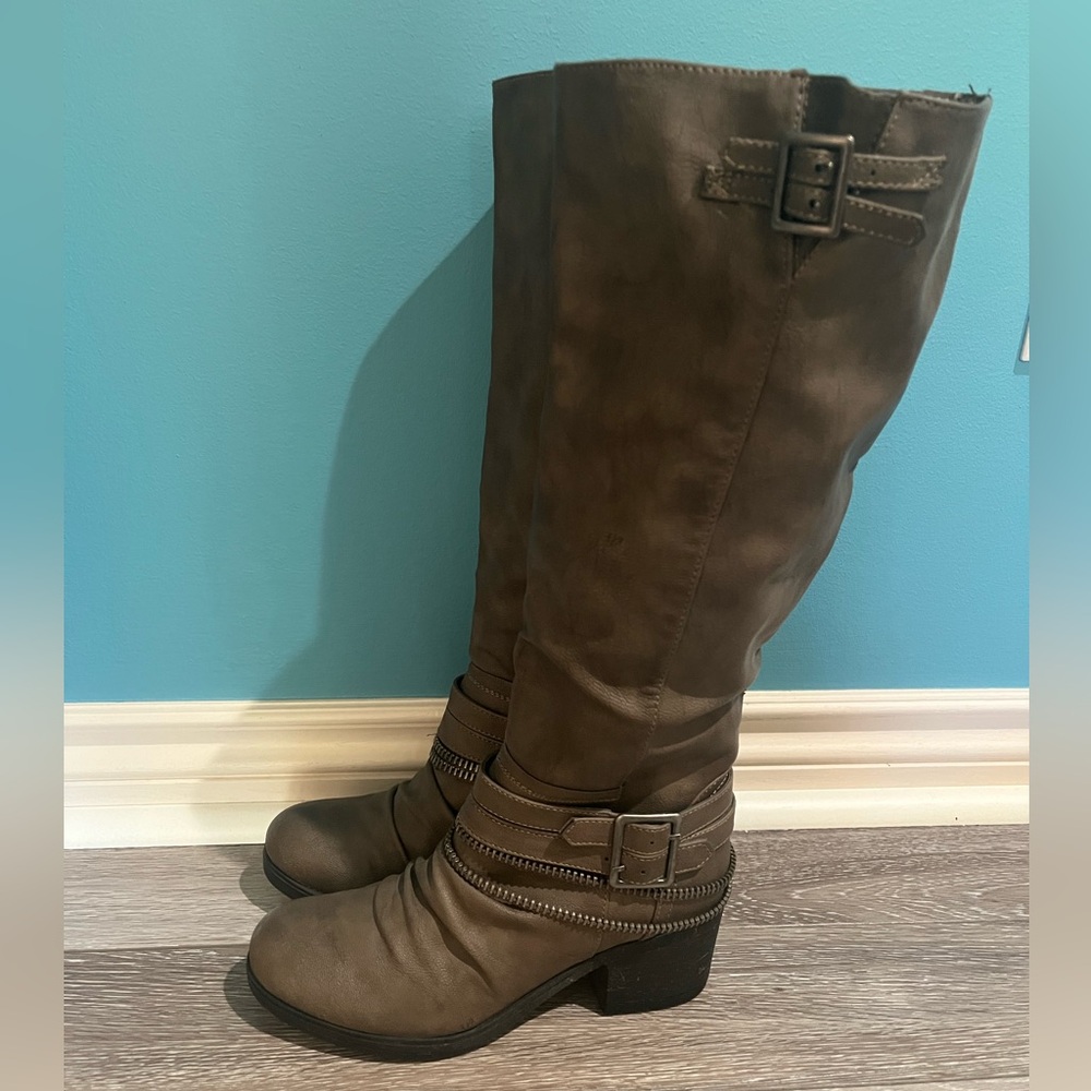 Carlos size 6 boots